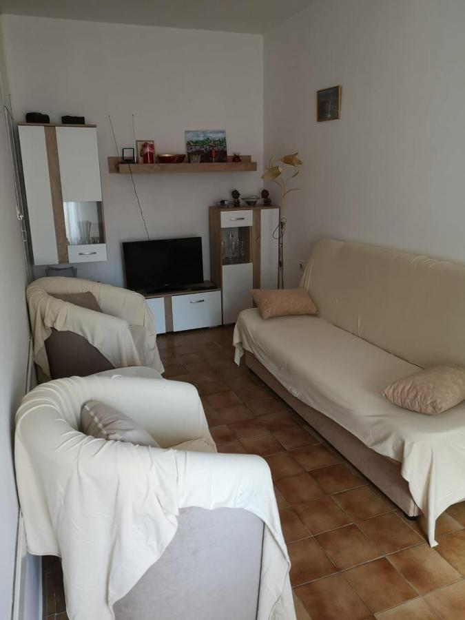 Apartment Kalavojna Rakalj Екстериор снимка